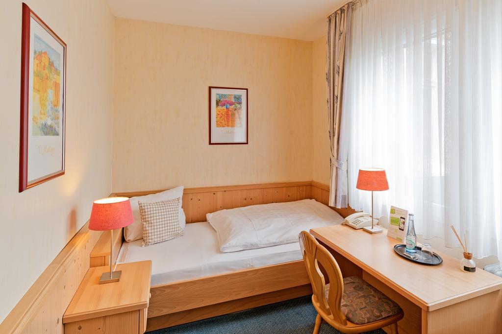 Hotel Bergischer Hof Windeck Екстер'єр фото